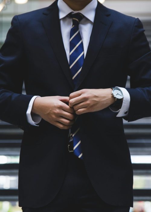 hunters-race-MYbhN8KaaEc-unsplash